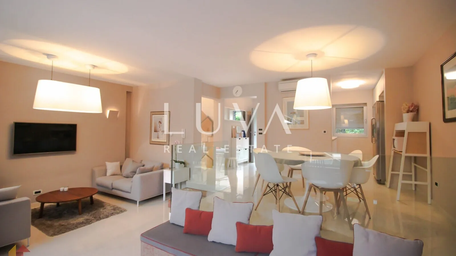 Rovinj, Borik, luxury house with pool near the sea for sale