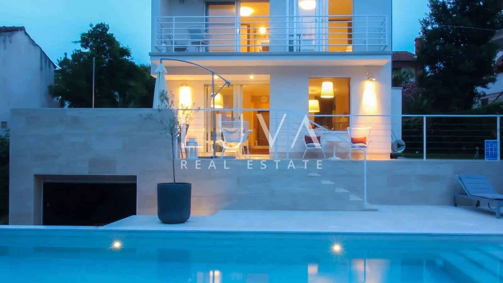 Rovinj, Borik, luxury house with pool near the sea for sale