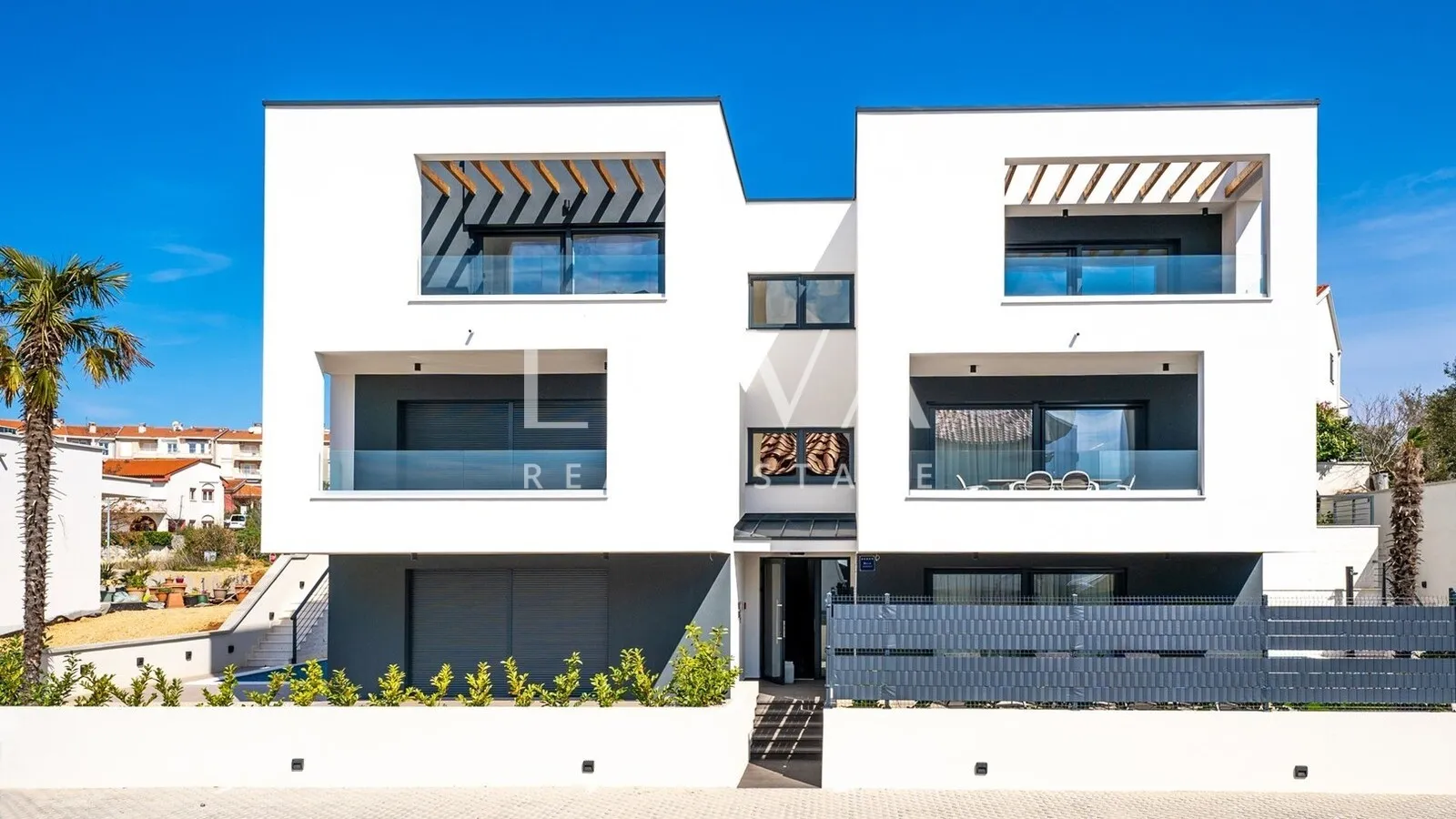 Krk, luxuriöse zweistöckige Wohnung mit Swimmingpool und Wellness zu verkaufen