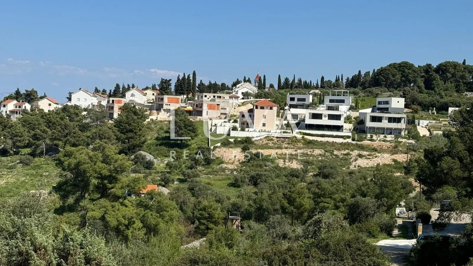 Sutivan, otok Brač, luksuzna kuća blizu mora u izgradnji na prodaju