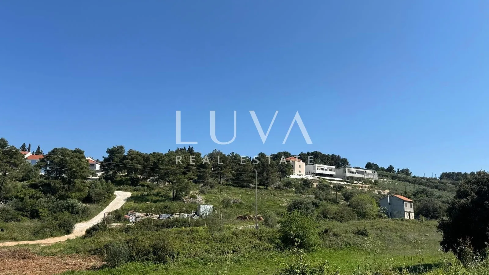 Sutivan, otok Brač, luksuzna kuća blizu mora u izgradnji na prodaju