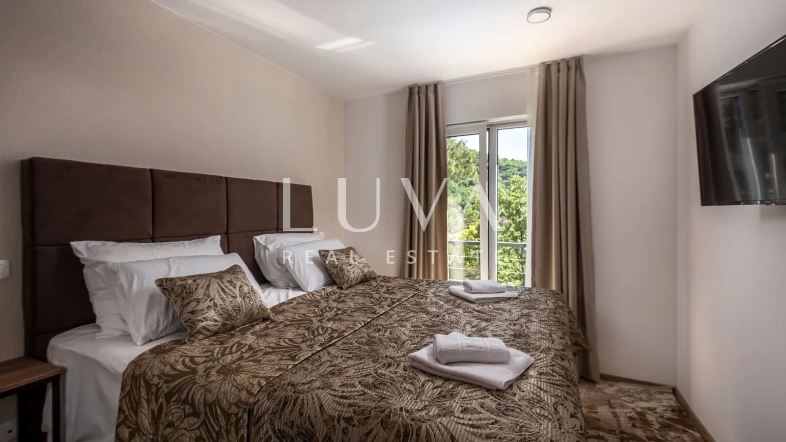 Mošćenička Draga, luxury house with a pool for sale