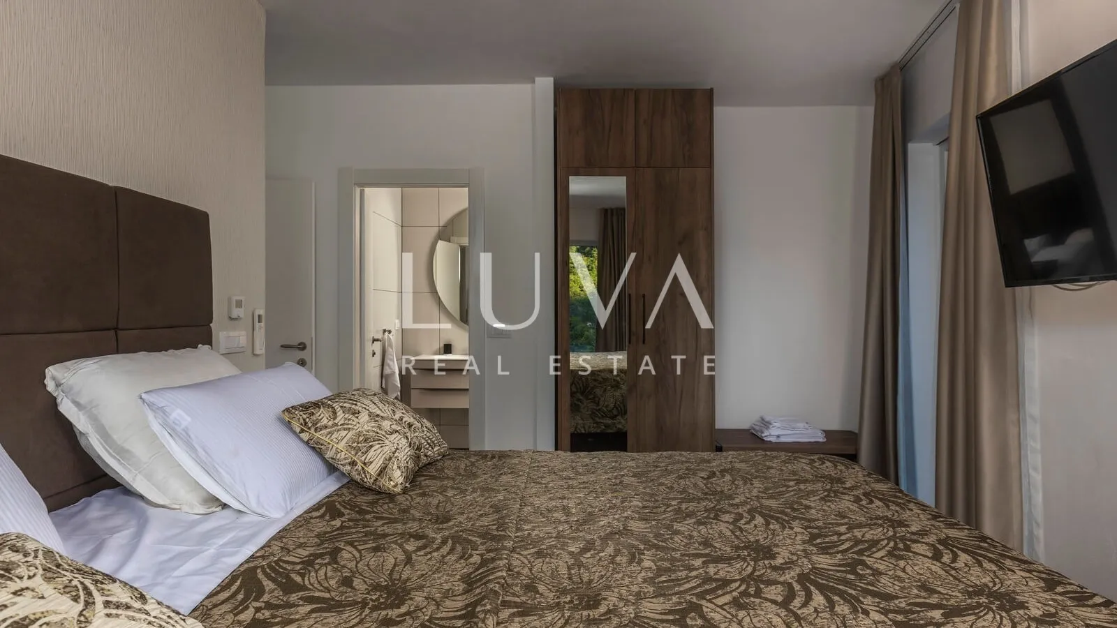 Mošćenička Draga, luxury house with a pool for sale