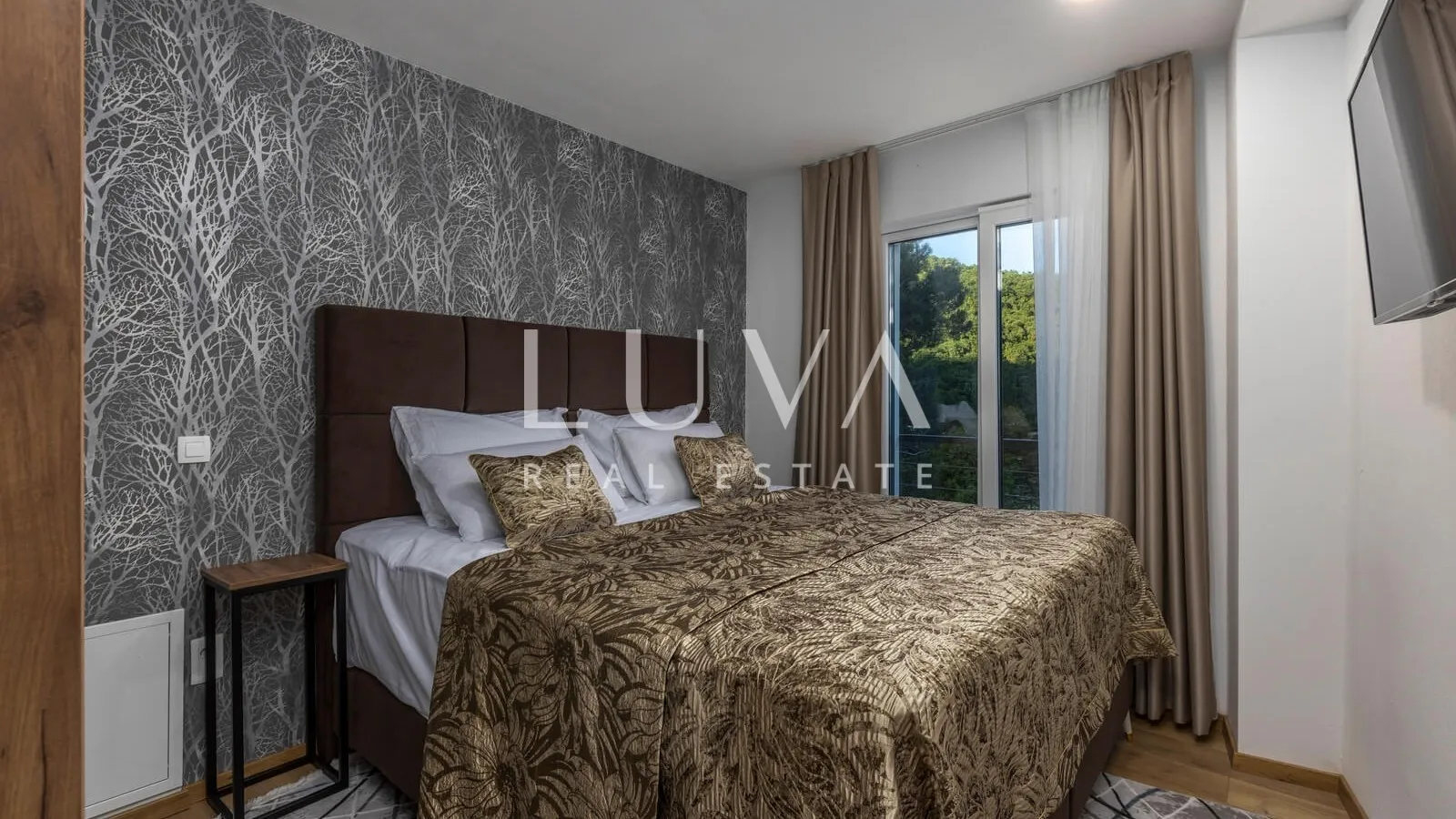 Mošćenička Draga, luxury house with a pool for sale