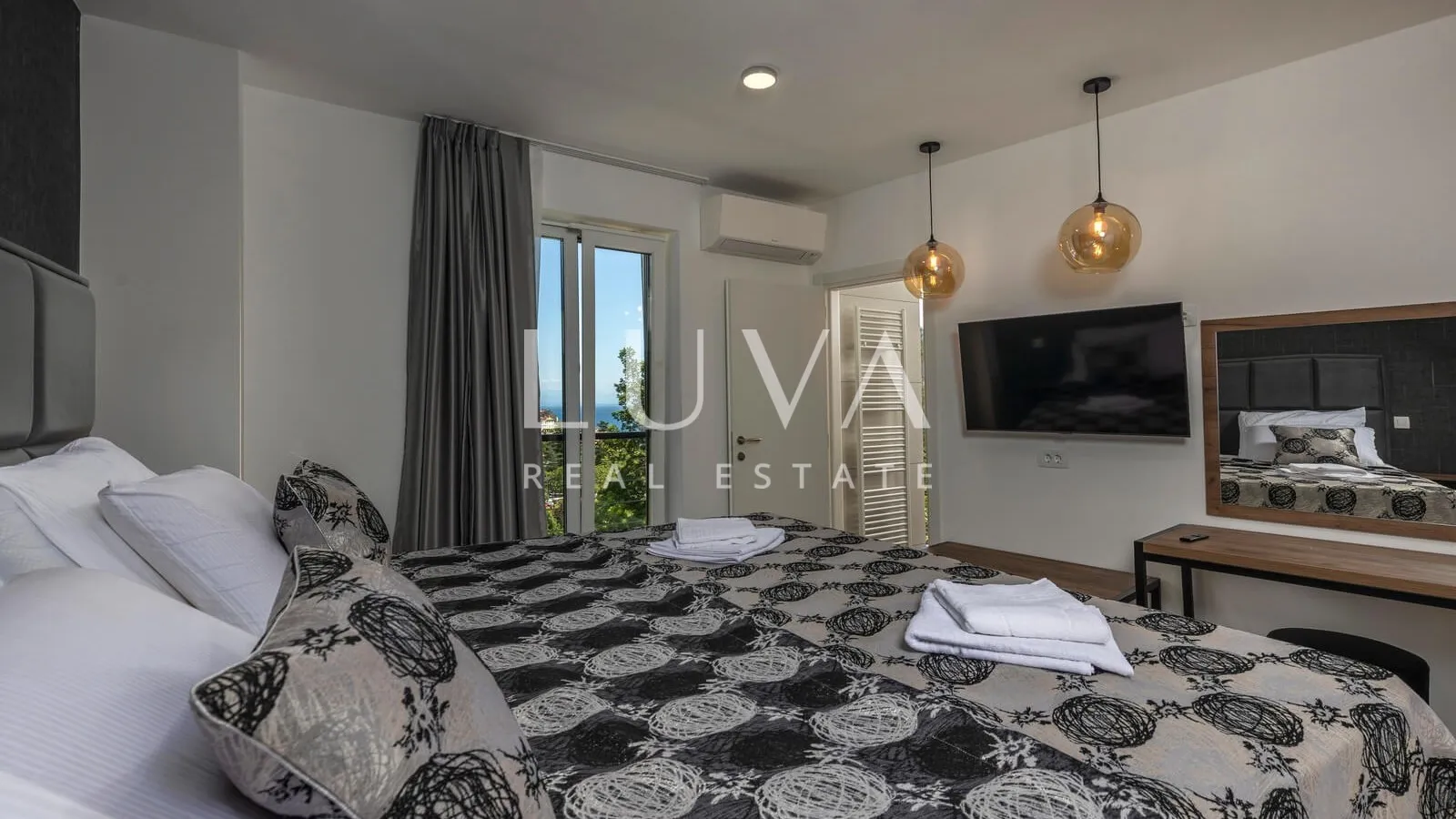 Mošćenička Draga, luxury villa with a pool for sale