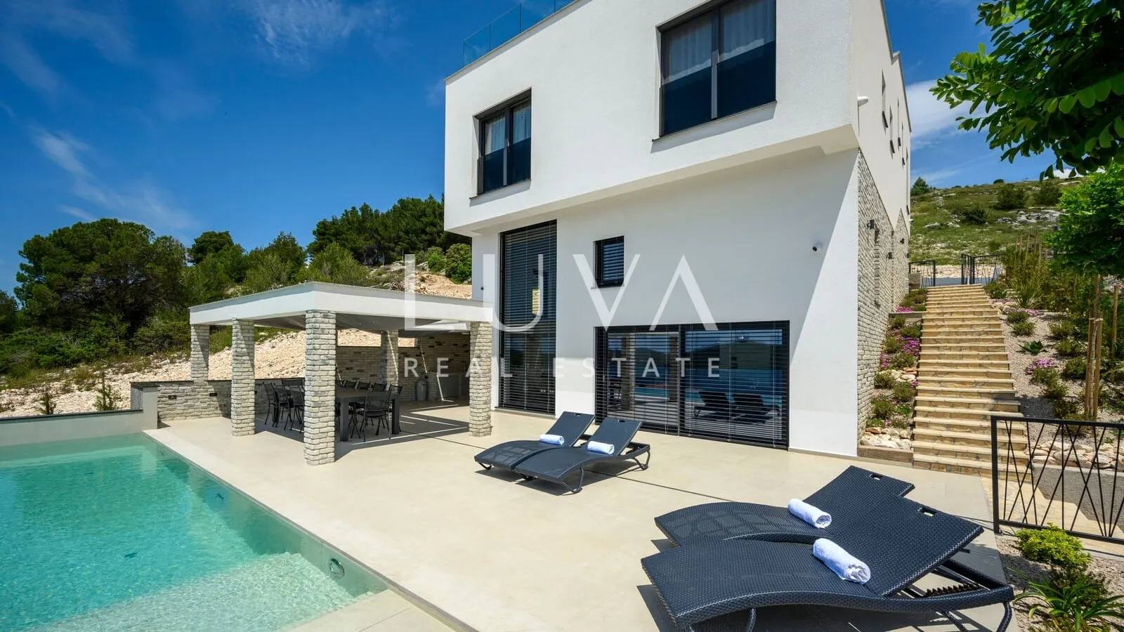 Žaborić, Šibenik, luxury villa with a pool near the sea for sale