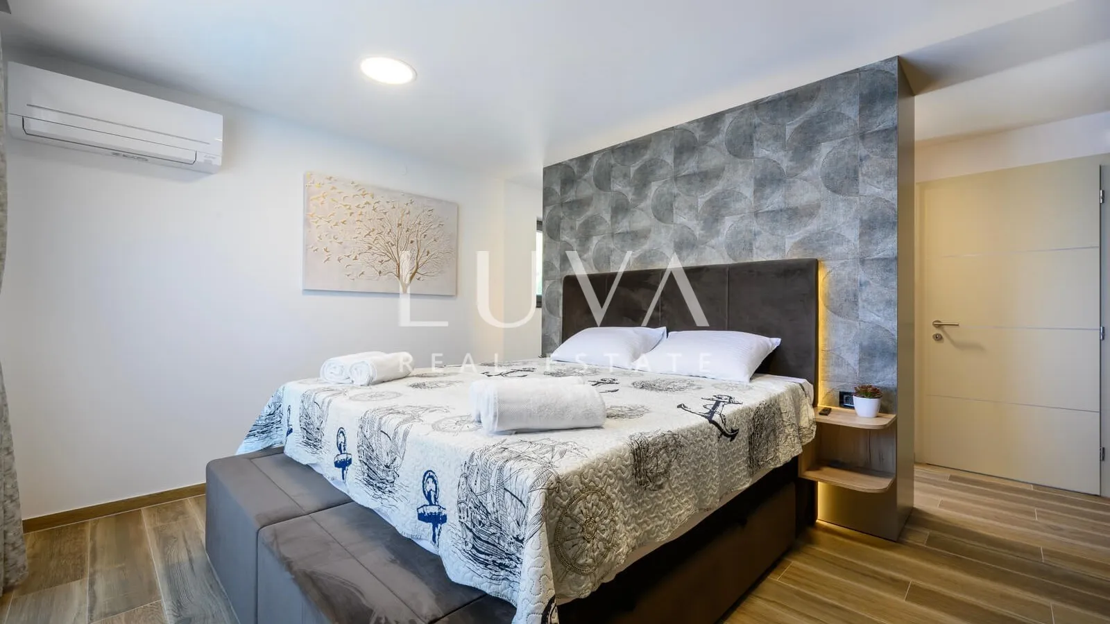 Žaborić, Šibenik, luxury villa with a pool near the sea for sale