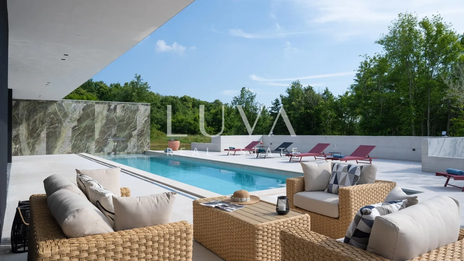 Šterna, Buje, Istra, moderna luksuzna vila s bazenom na prodaju