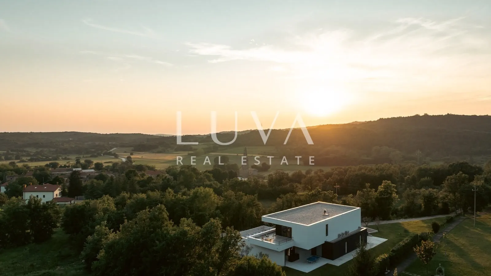 Šterna, Buje, Istra, moderna luksuzna vila s bazenom na prodaju