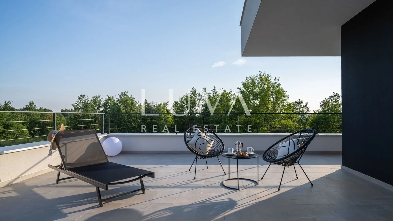 Šterna, Buje, Istra, moderna luksuzna vila s bazenom na prodaju