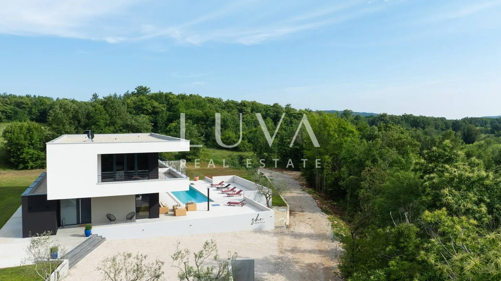 Šterna, Buje, Istra, moderna luksuzna vila s bazenom na prodaju