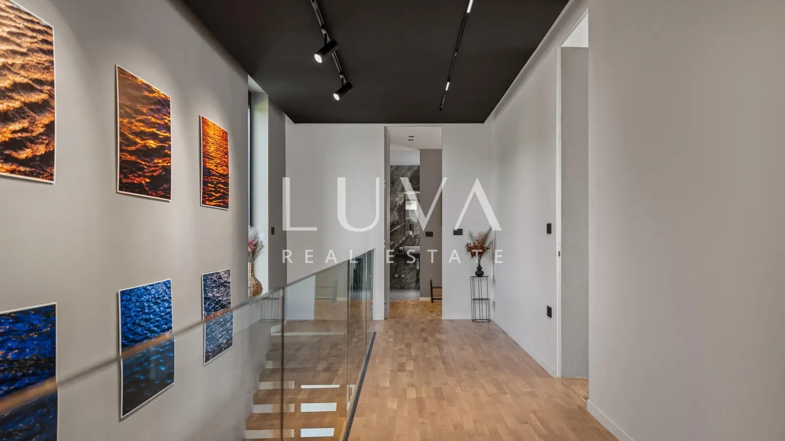 Šterna, Buje, Istra, moderna luksuzna vila s bazenom na prodaju