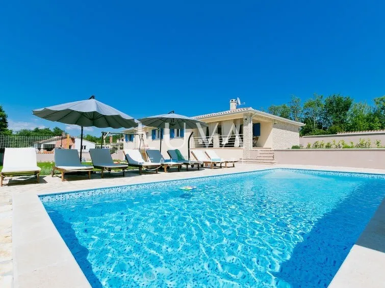 Labin area, luxury house with a pool for sale