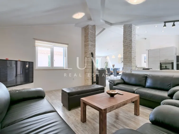 Labin area, luxury house with a pool for sale