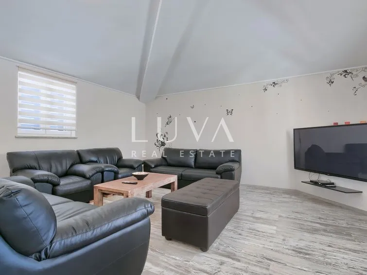 Labin area, luxury house with a pool for sale