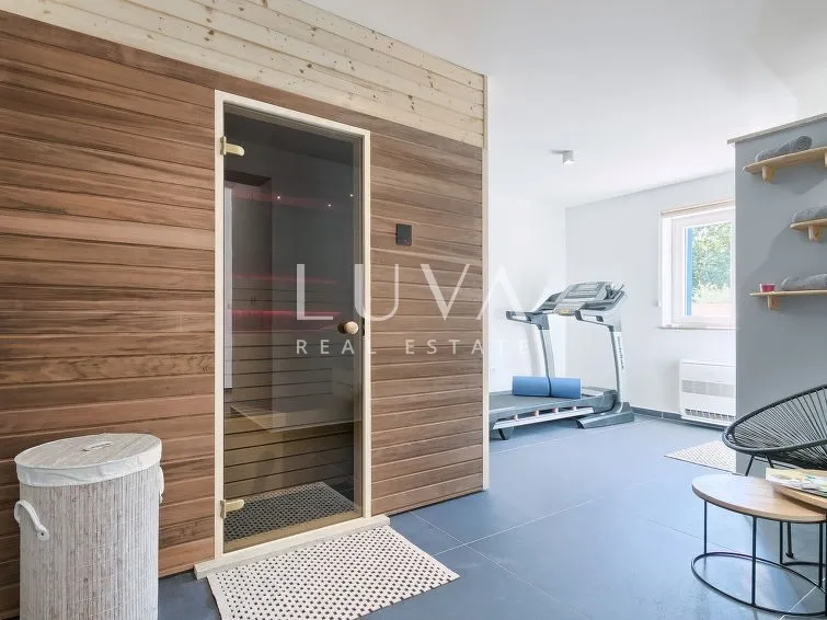 Labin area, luxury house with a pool for sale