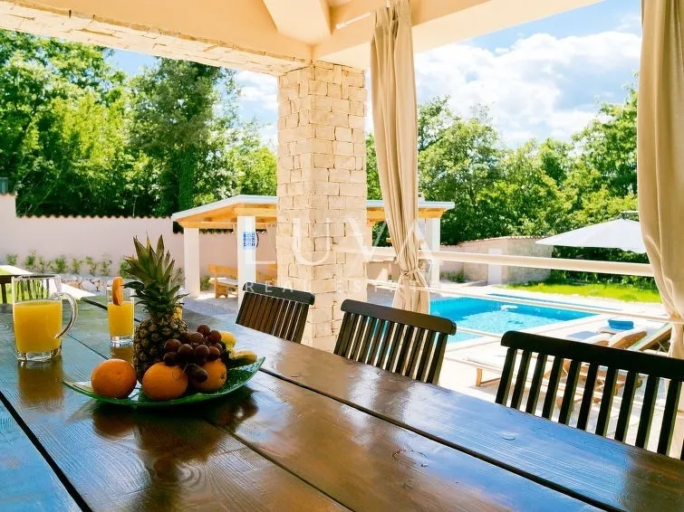 Labin area, luxury house with a pool for sale