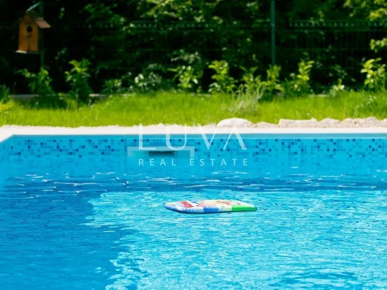 Labin area, luxury house with a pool for sale