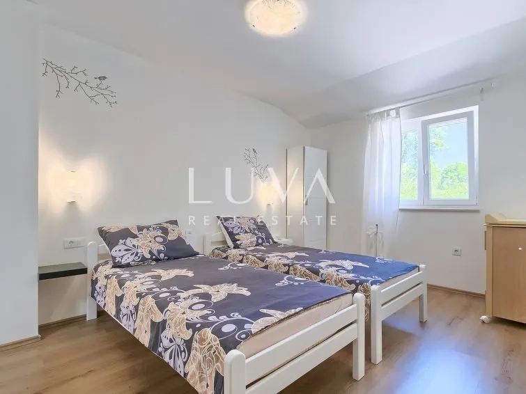 Labin area, luxury house with a pool for sale