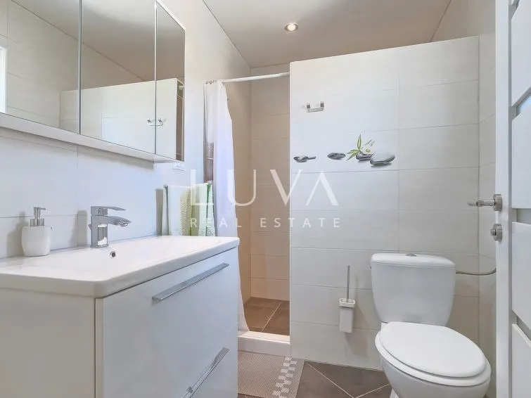 Labin area, luxury house with a pool for sale