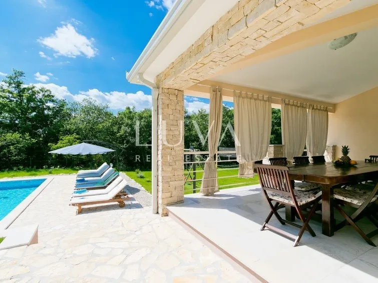 Labin area, luxury house with a pool for sale