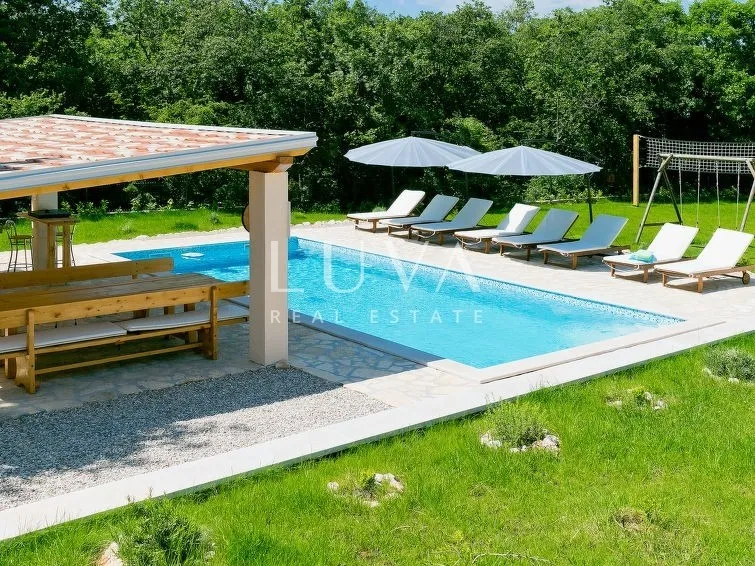Labin area, luxury house with a pool for sale