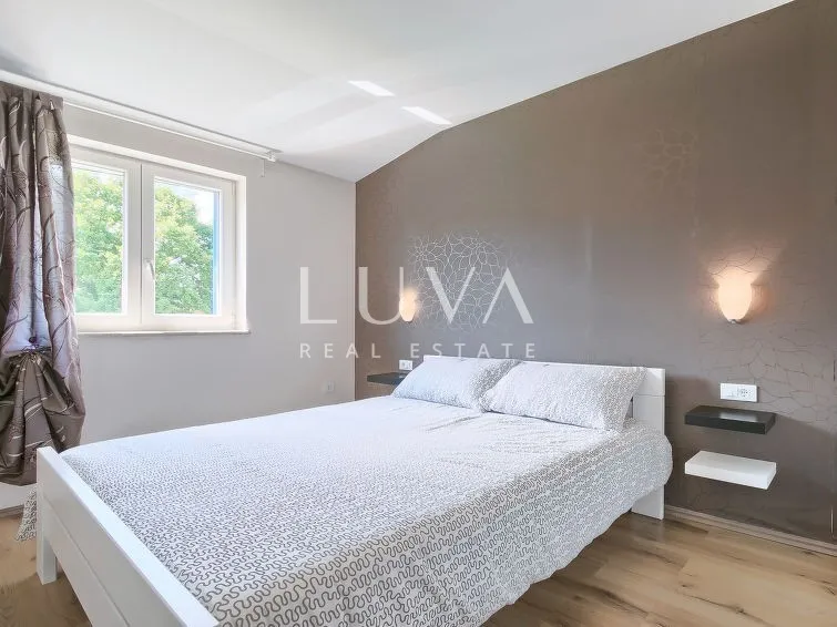 Labin area, luxury house with a pool for sale