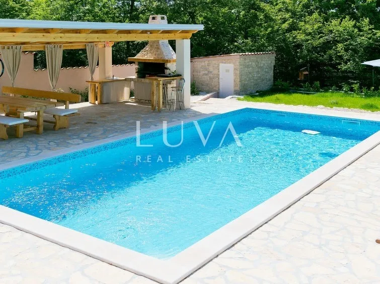 Labin area, luxury house with a pool for sale