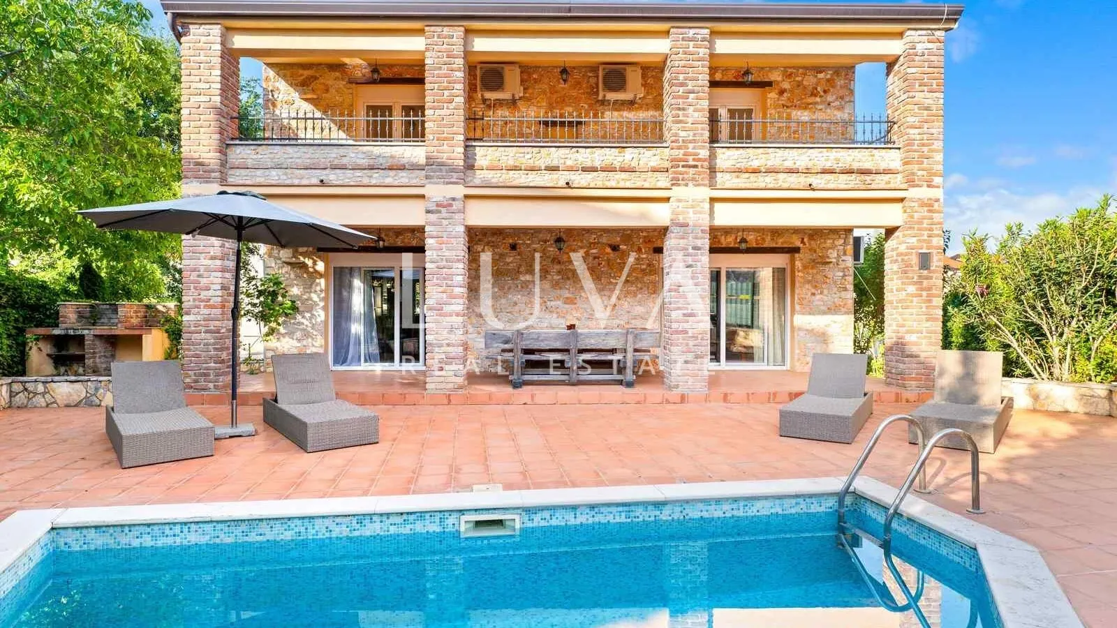 Funtana, luxury house with a pool for sale, near Poreč