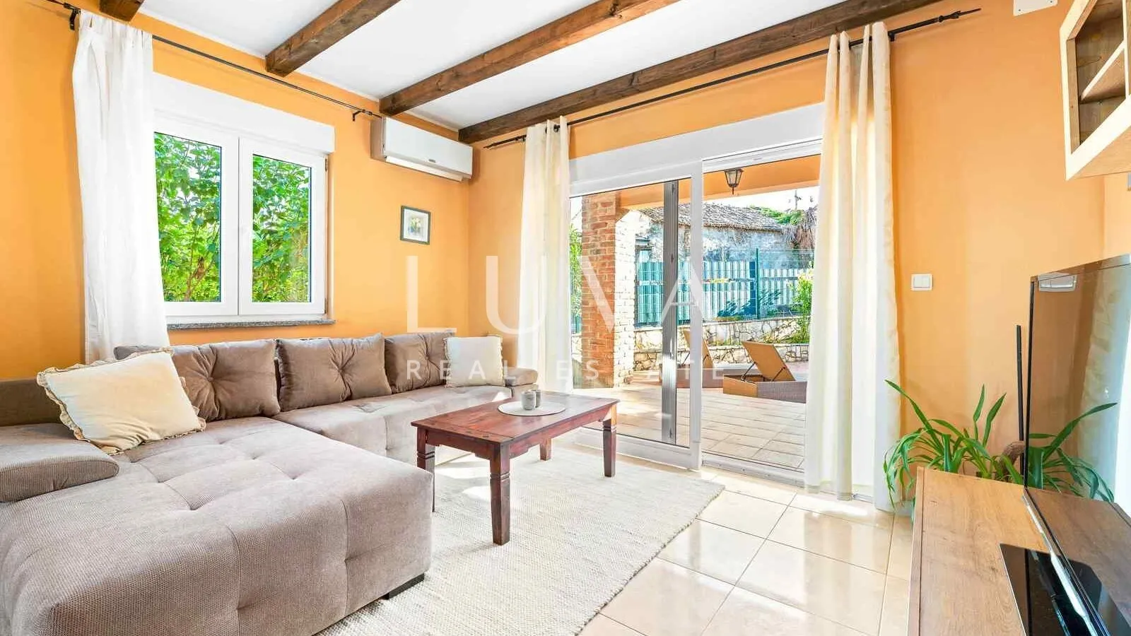 Funtana, luxury house with a pool for sale, near Poreč