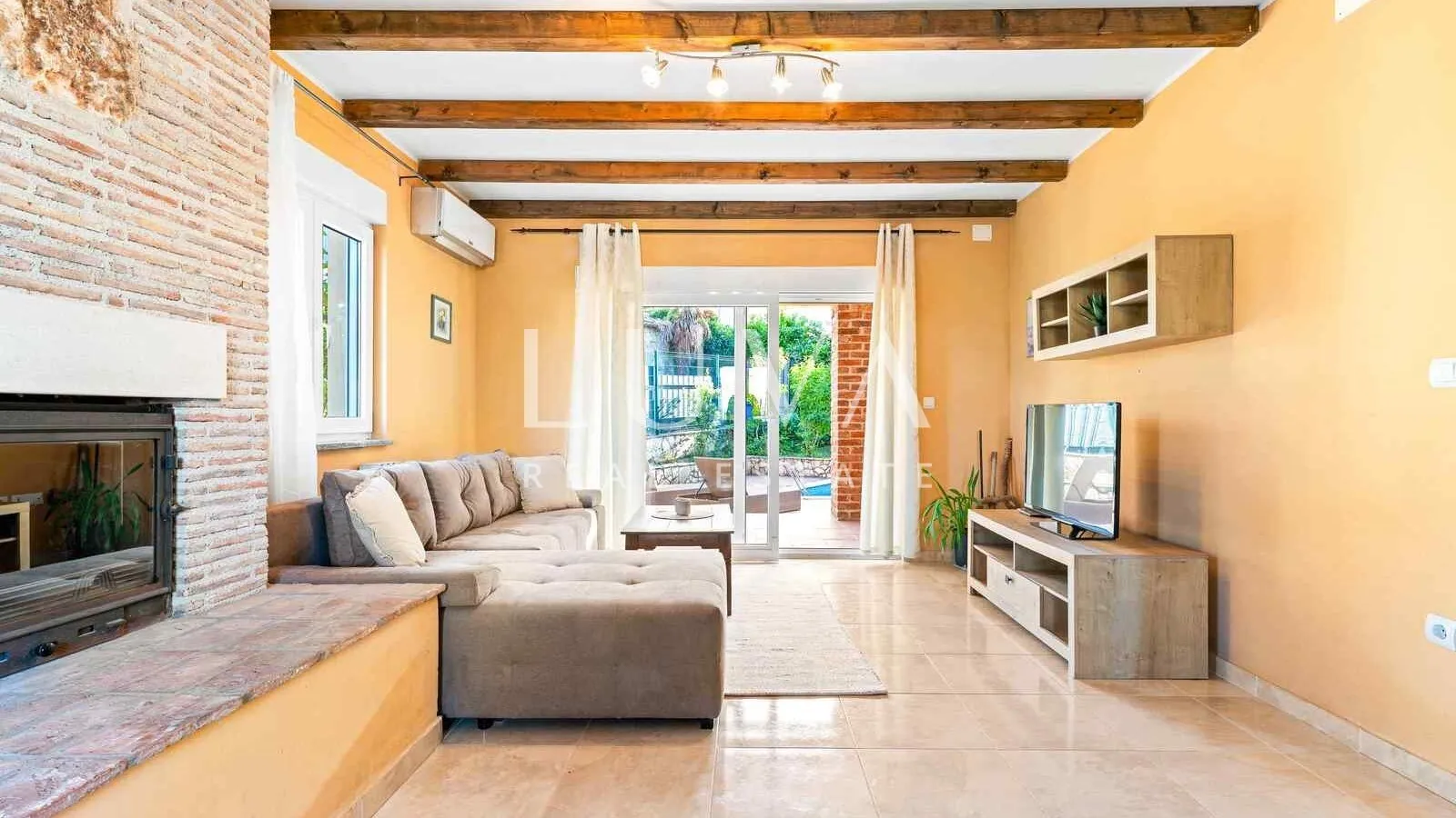 Funtana, luxury house with a pool for sale, near Poreč