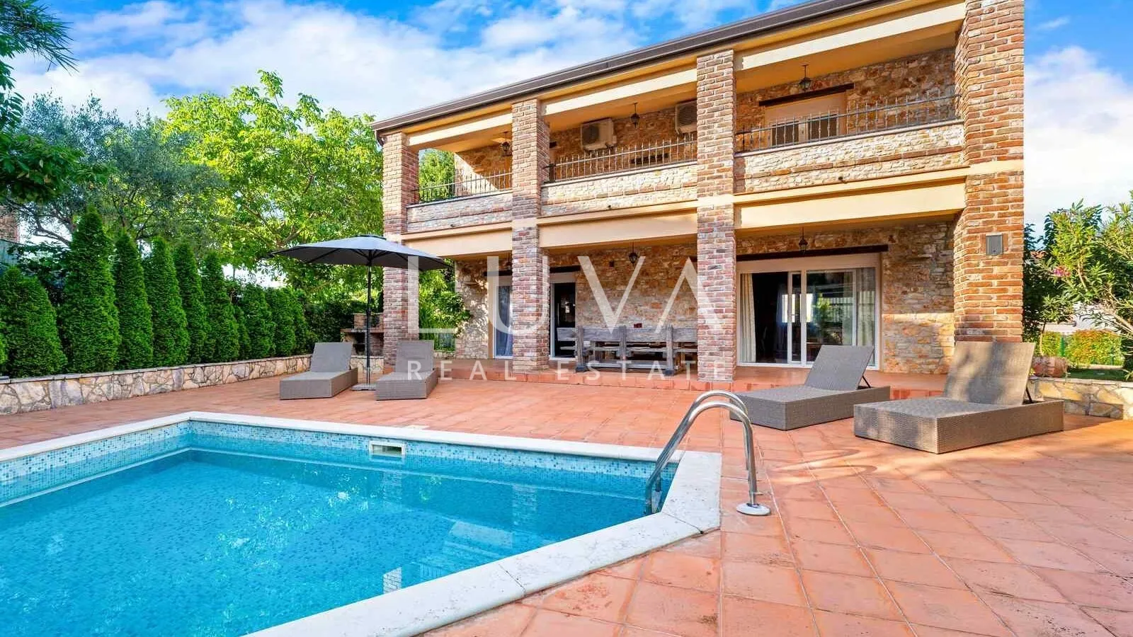 Funtana, luxury house with a pool for sale, near Poreč