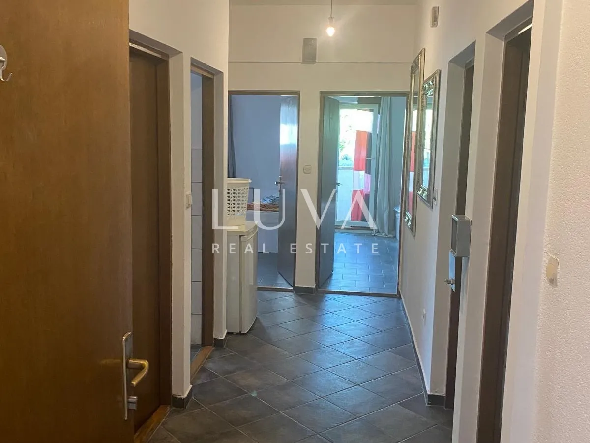 Sigečica, large 4-story house for sale, investment opportunity