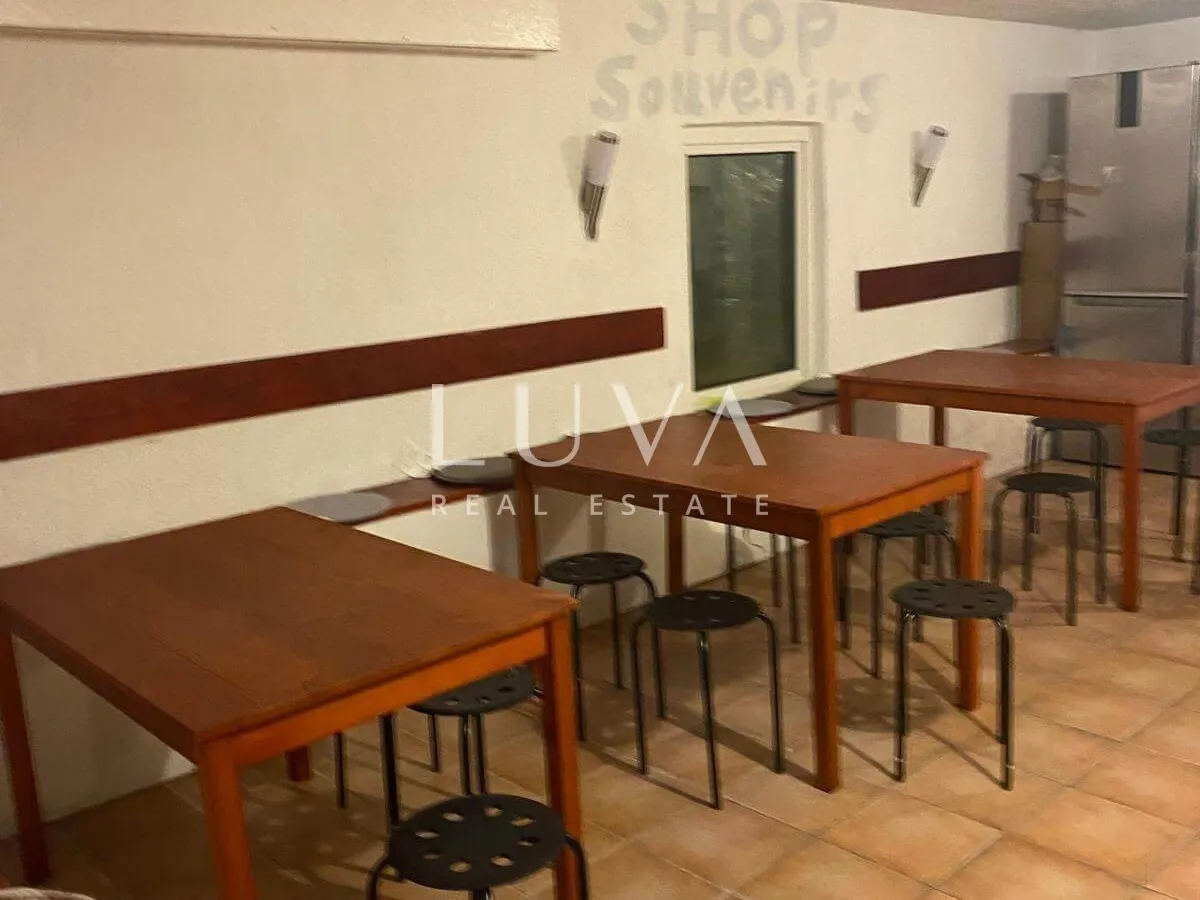 Sigečica, large 4-story house for sale, investment opportunity