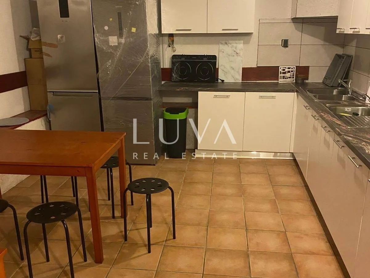 Sigečica, large 4-story house for sale, investment opportunity