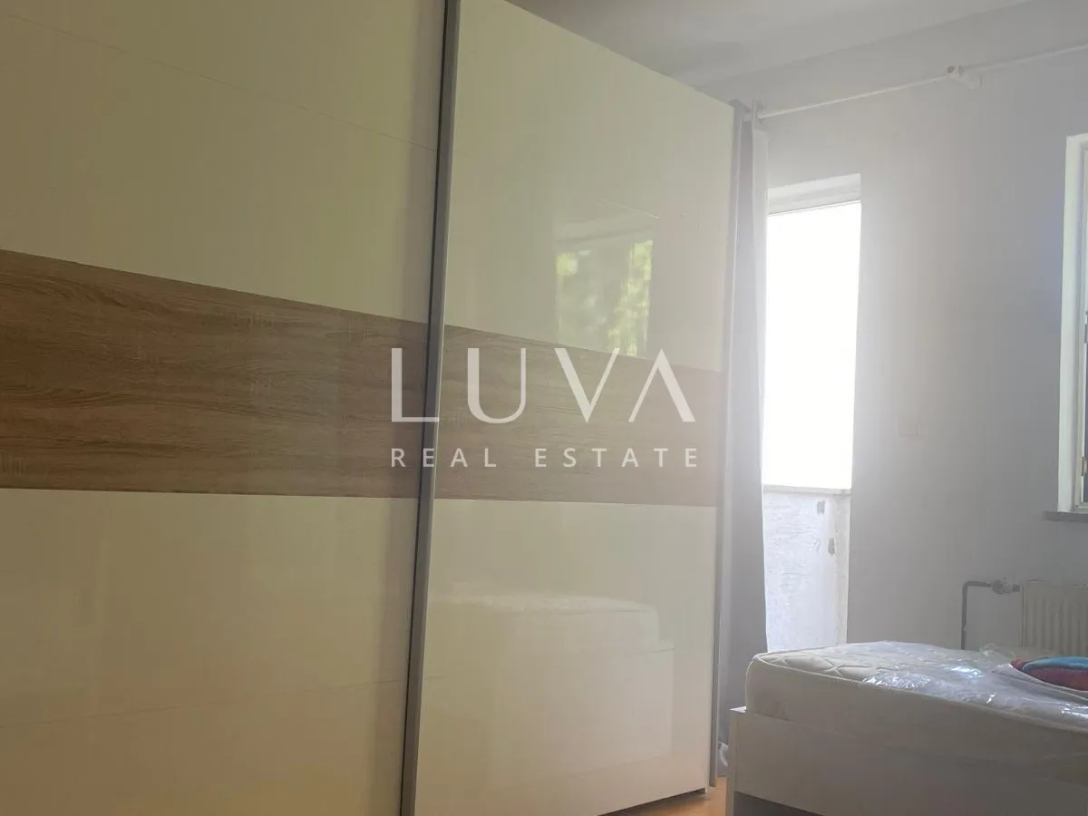 Sigečica, large 4-story house for sale, investment opportunity