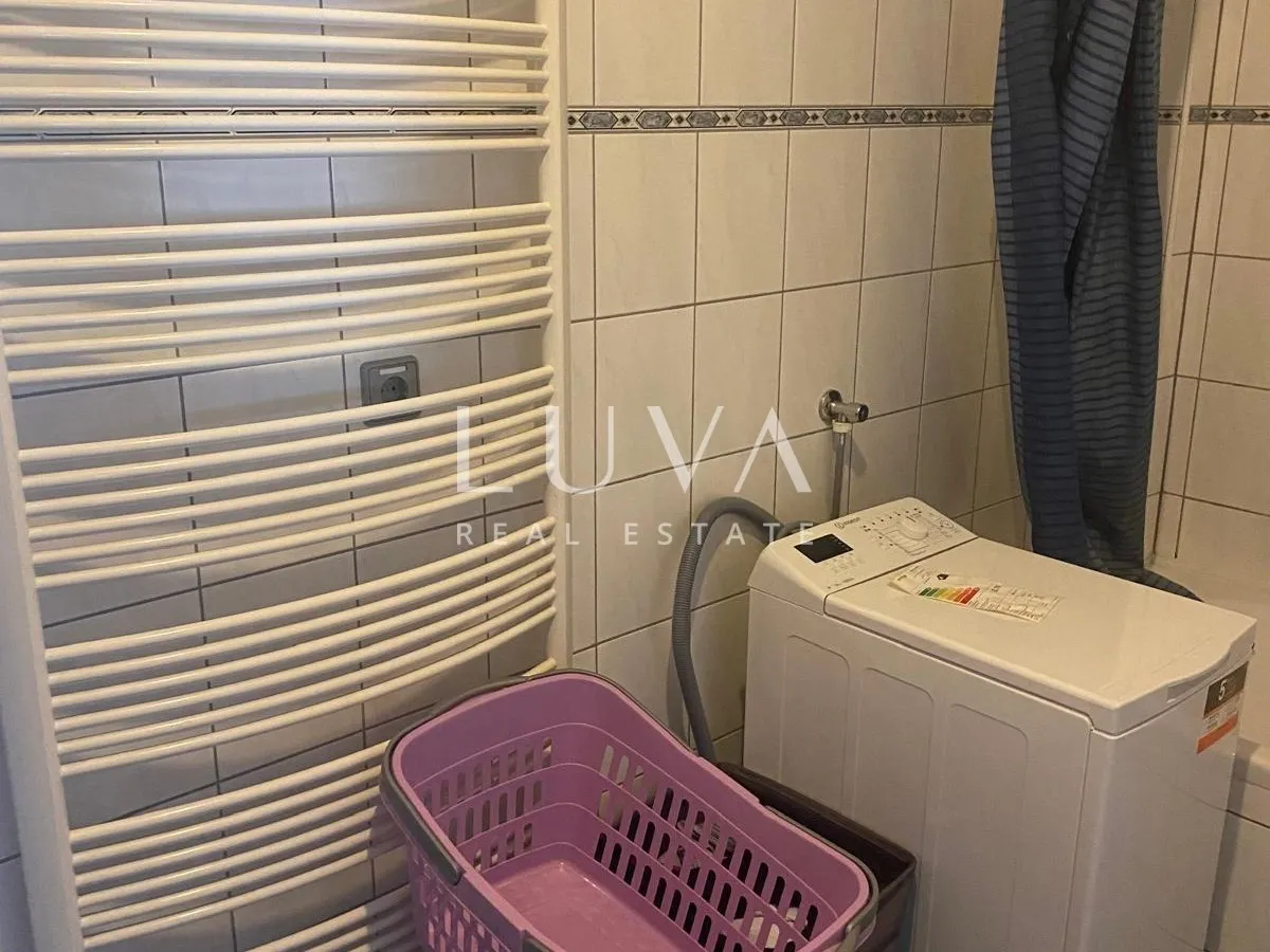 Sigečica, large 4-story house for sale, investment opportunity