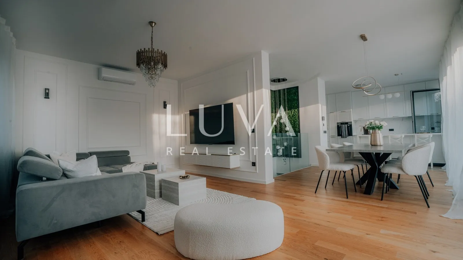 Remete, luksuzan 4s penthouse 165m2 + 2VPM za najam