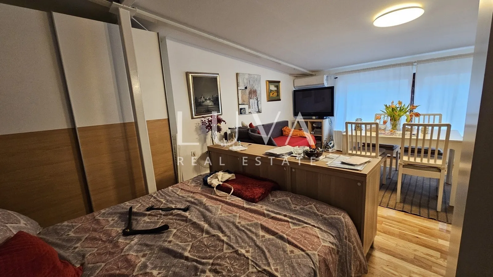 Zagreb, centar, poslovno-stambena zgrada + parking na prodaju