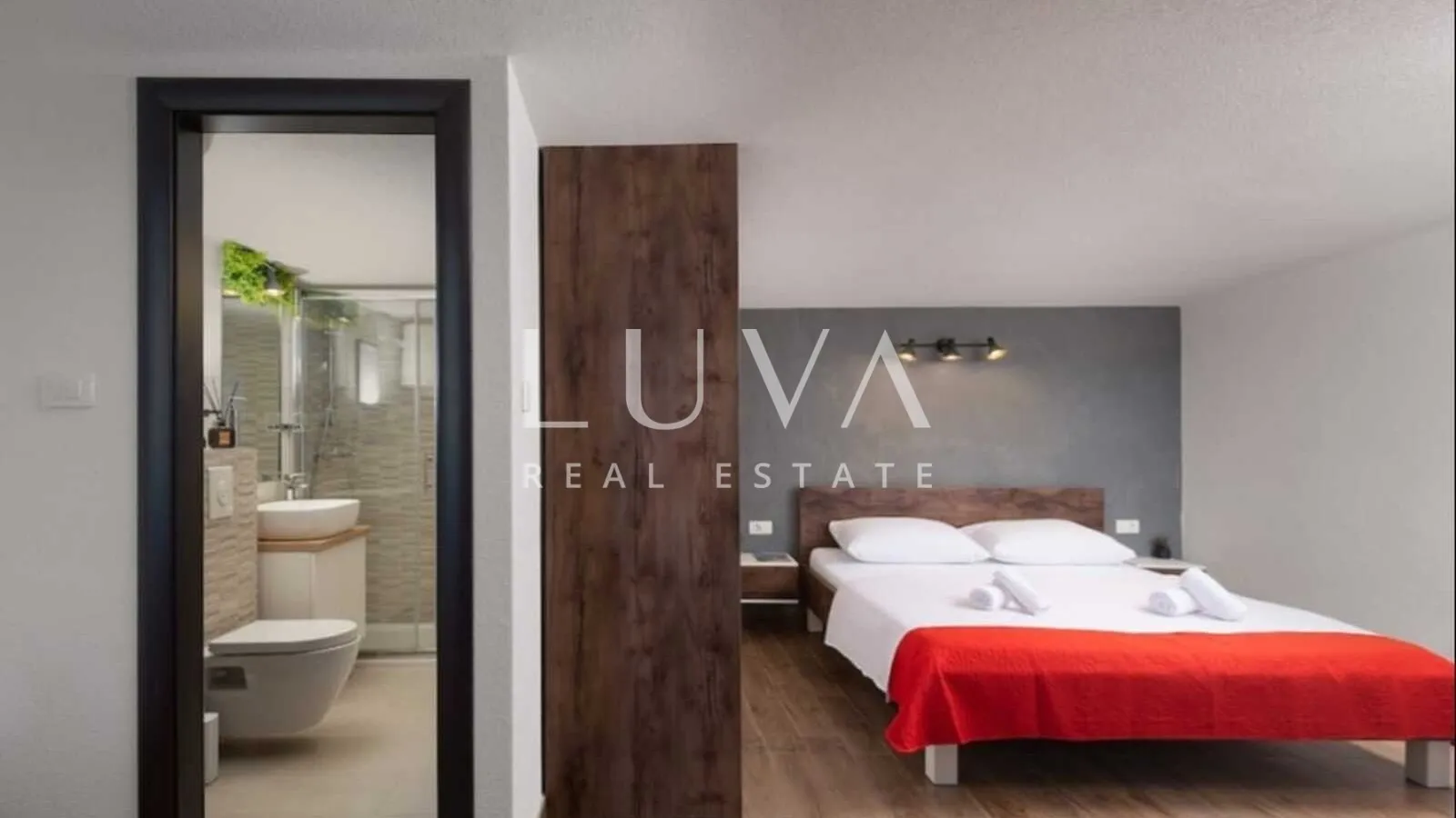 Brač, Milna, luksuzna kuća na posjedu od 10.000 m2 na prodaju