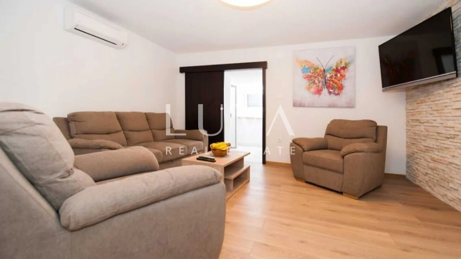Brač, Milna, luksuzna kuća na posjedu od 10.000 m2 na prodaju