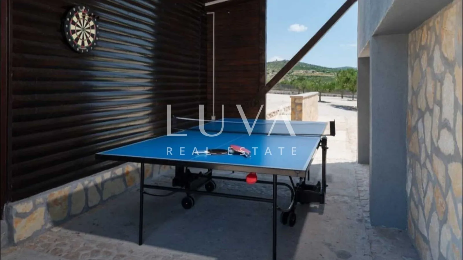 Brač, Milna, luksuzna kuća na posjedu od 10.000 m2 na prodaju