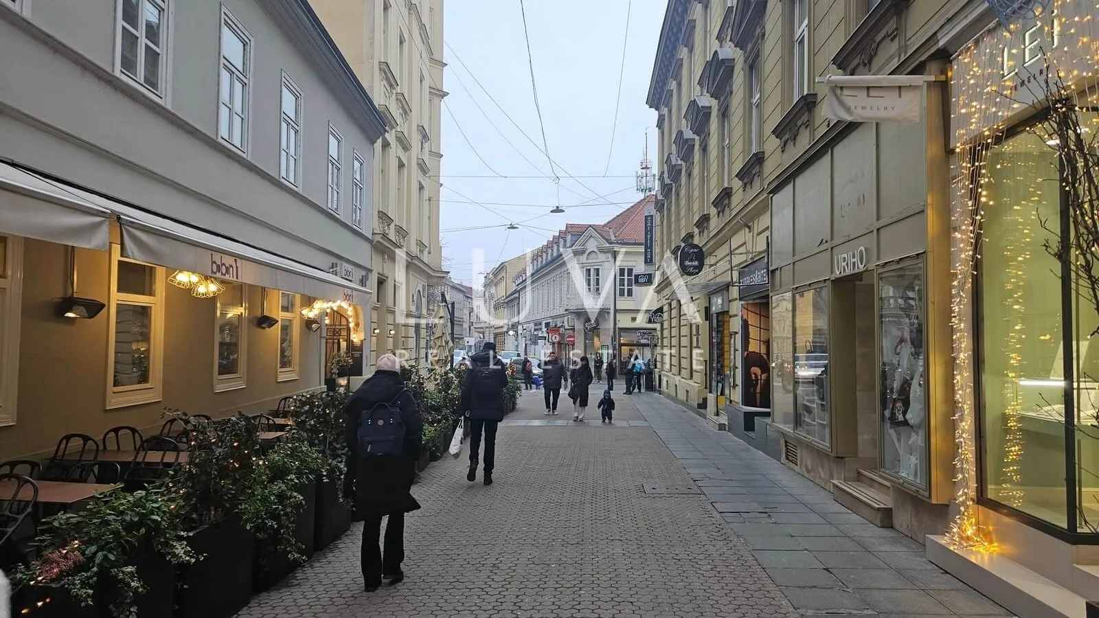 Zagreb, strogi centar, stan 130m2 na prodaju, parking