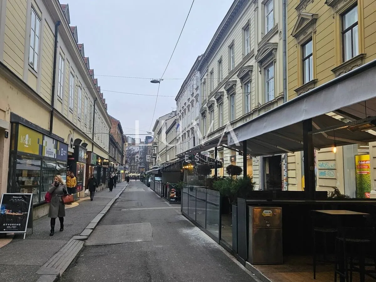 Zagreb, strogi centar, stan 130m2 na prodaju, parking