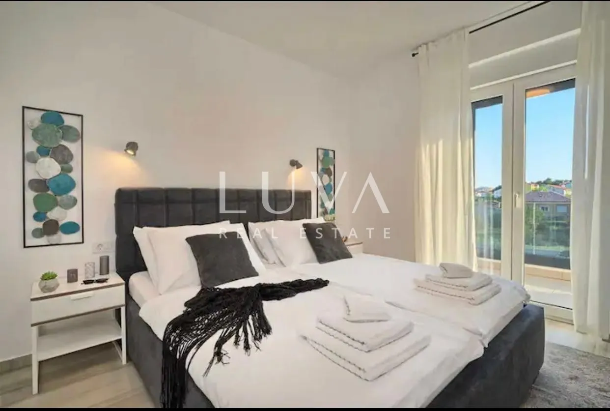Vodice, luksuzna vila s bazenom na prodaju
