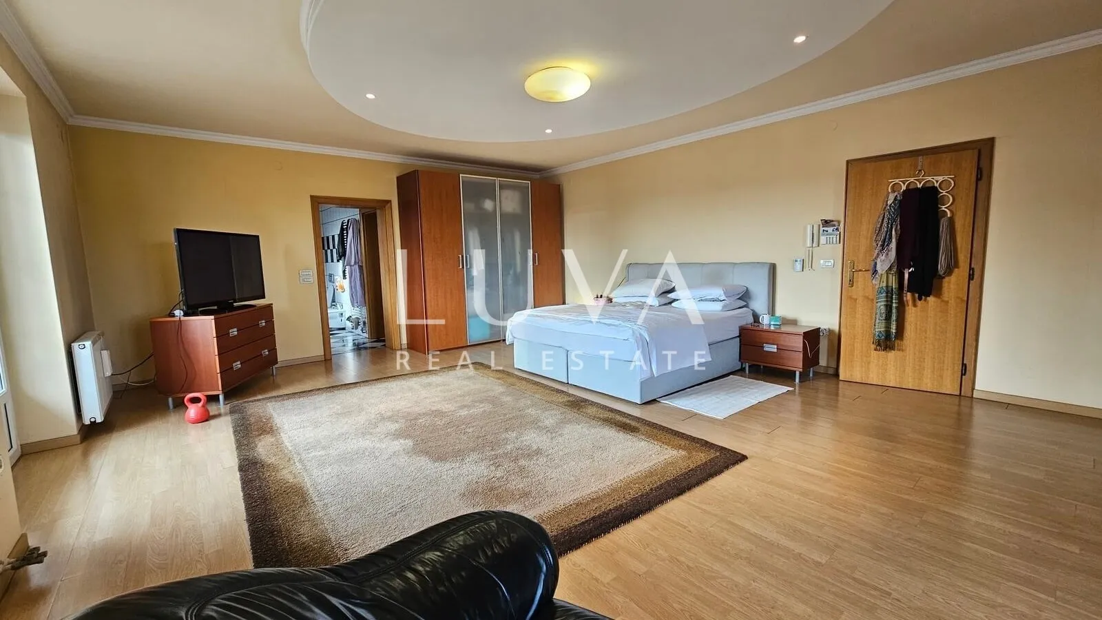 Zagreb, Ježdovec, raskošna kuća s bazenom na prodaju