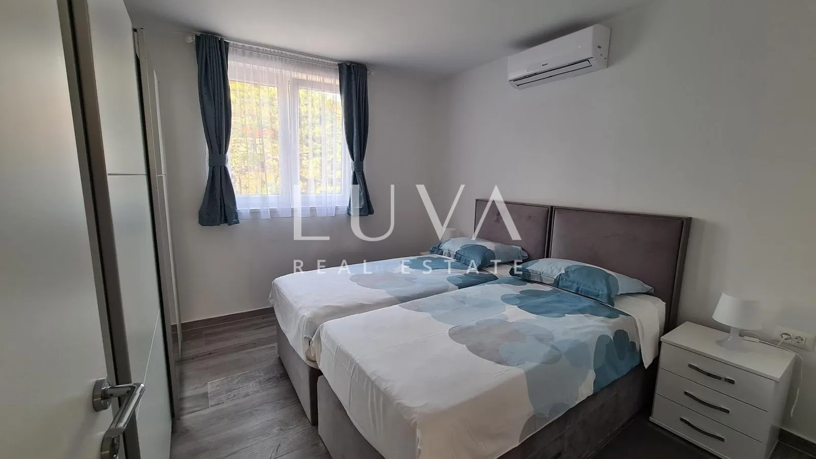 Dramalj, apartmanska kuća 300m2 na prodaju