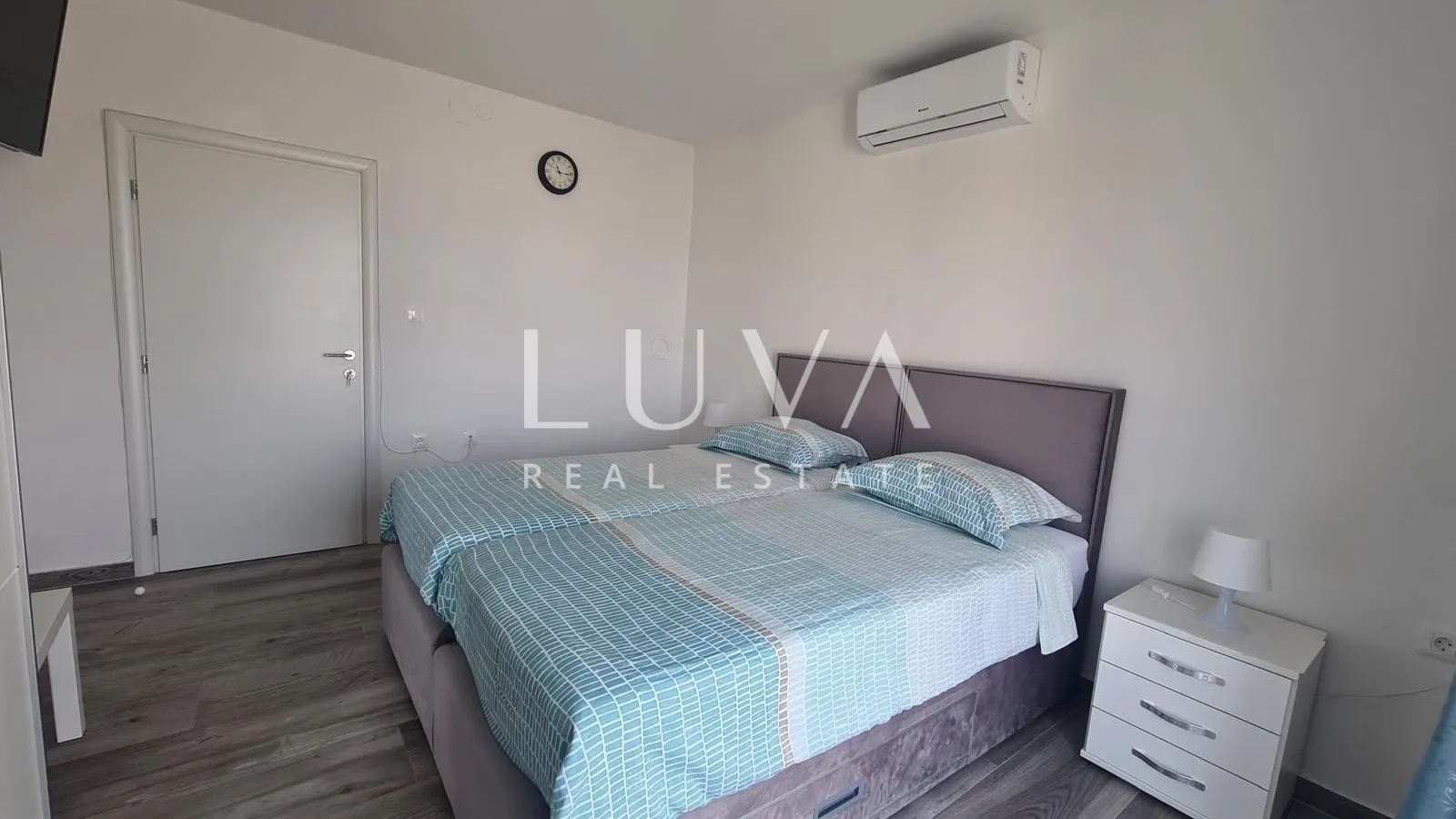 Dramalj, apartmanska kuća 300m2 na prodaju