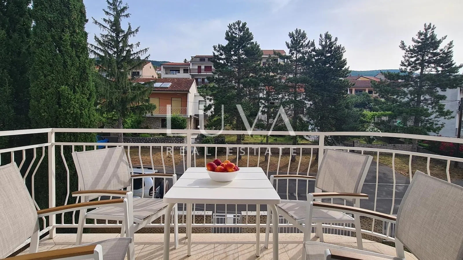 Dramalj, apartmanska kuća 300m2 na prodaju