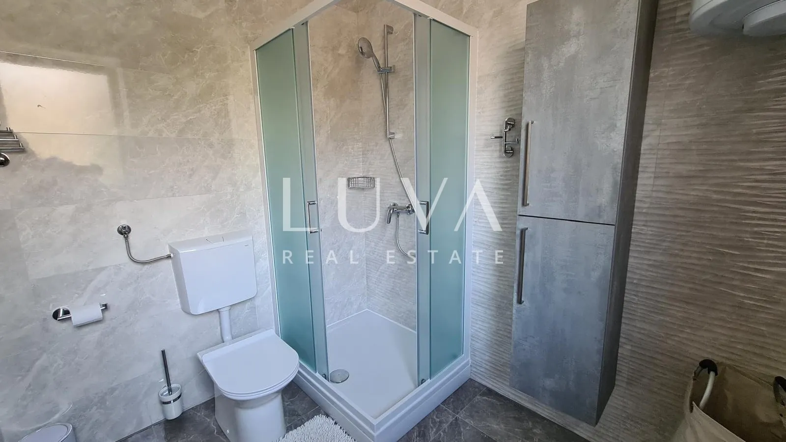 Dramalj, apartmanska kuća 300m2 na prodaju